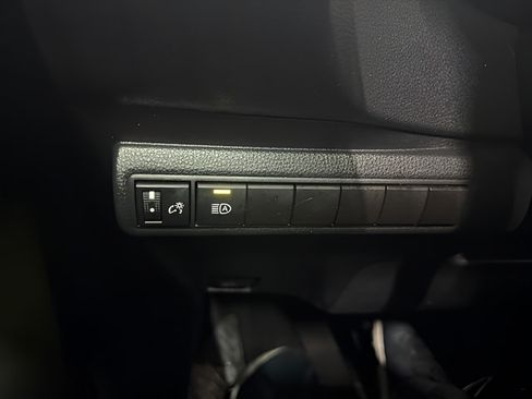Used 2022 Toyota Corolla LE FWD image 21