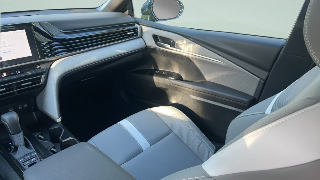 Used 2026 Toyota Camry SE FWD image 12