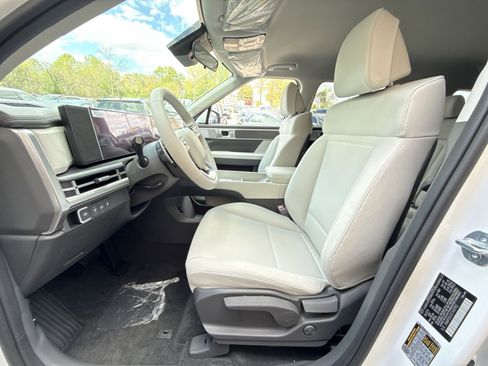 New 2026 Hyundai Santa Fe SE AWD/4WD image 13