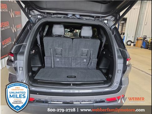 Used 2024 Jeep Grand Cherokee L Limited w/ Luxury Tech Group II AWD/4WD image 9