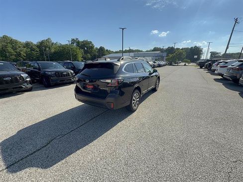 Used 2022 Subaru Outback Premium AWD/4WD image 7