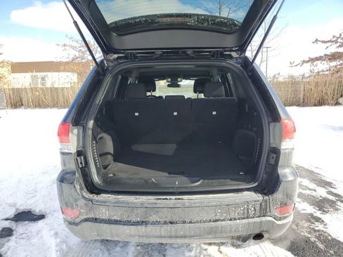 Used 2018 Jeep Grand Cherokee Laredo image 24