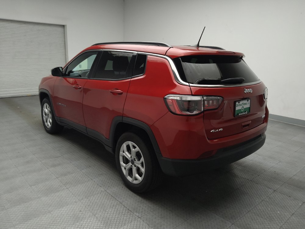 Used 2025 Jeep Compass Latitude w/ Sun & Sound Group AWD/4WD image 5