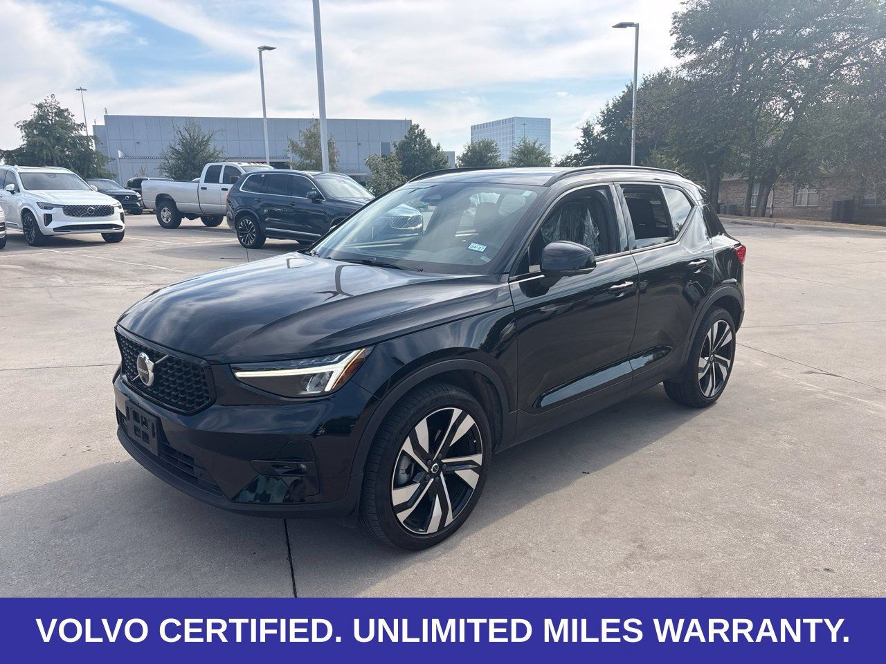 Used 2024 Volvo XC40 B5 Plus w/ Climate Package AWD/4WD 360° Tour