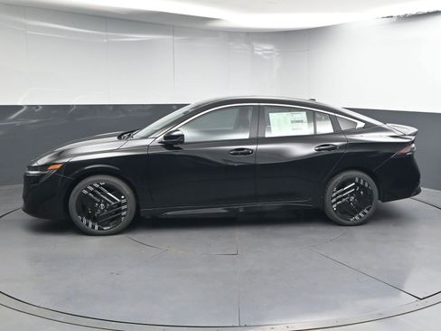 New 2026 Nissan Sentra SR w/ SR Premium Package FWD image 4