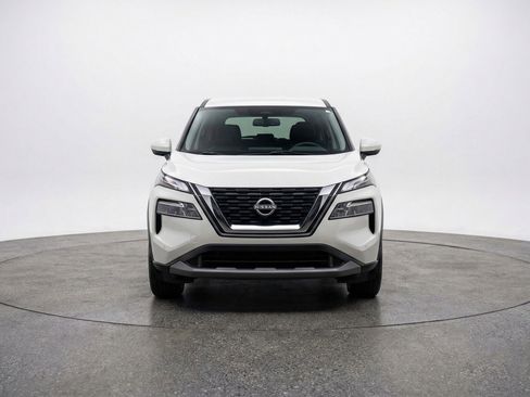 Used 2025 Nissan Rogue SV AWD/4WD image 2