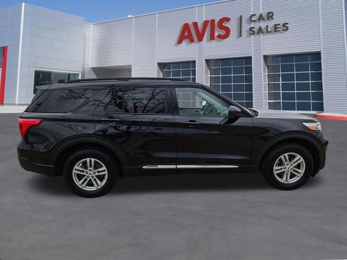 Used 2024 Ford Explorer XLT w/ Equipment Group 202A image 7