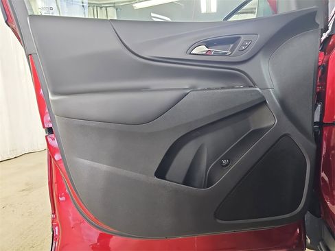 Certified 2024 Chevrolet Equinox LT image 32