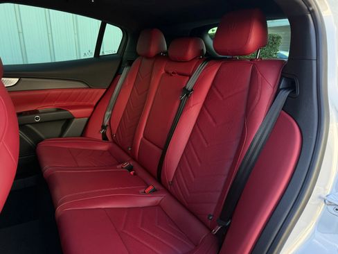 Used 2024 Maserati Grecale Trofeo image 25