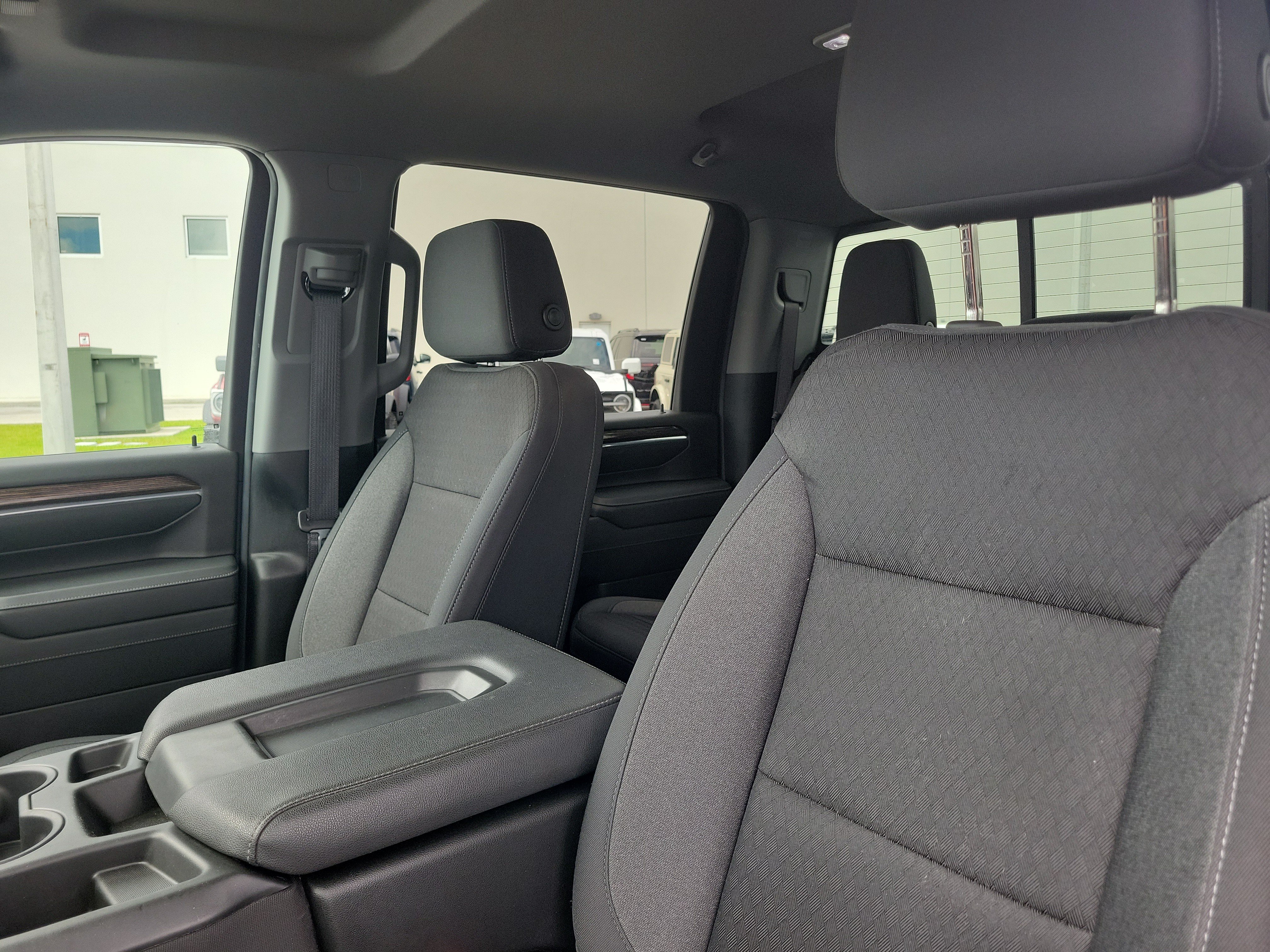 Used 2024 GMC Sierra 2500 SLE w/ SLE Value Package; AWD/4WD image 19