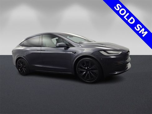 Used 2023 Tesla Model X image 1