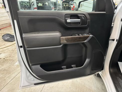 Used 2019 GMC Sierra 1500 SLE w/ Trailering Package RWD image 9