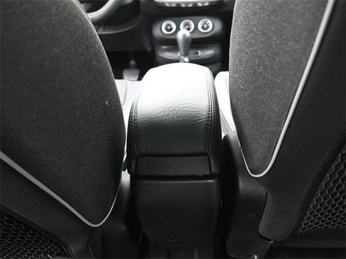 Used 2016 FIAT 500X Trekking image 16