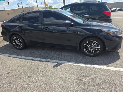 Used 2024 Kia Forte LXS FWD image 7