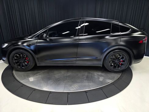 Used 2021 Tesla Model X Performance image 9