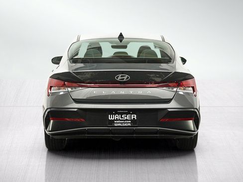 Used 2025 Hyundai Elantra SEL FWD image 4