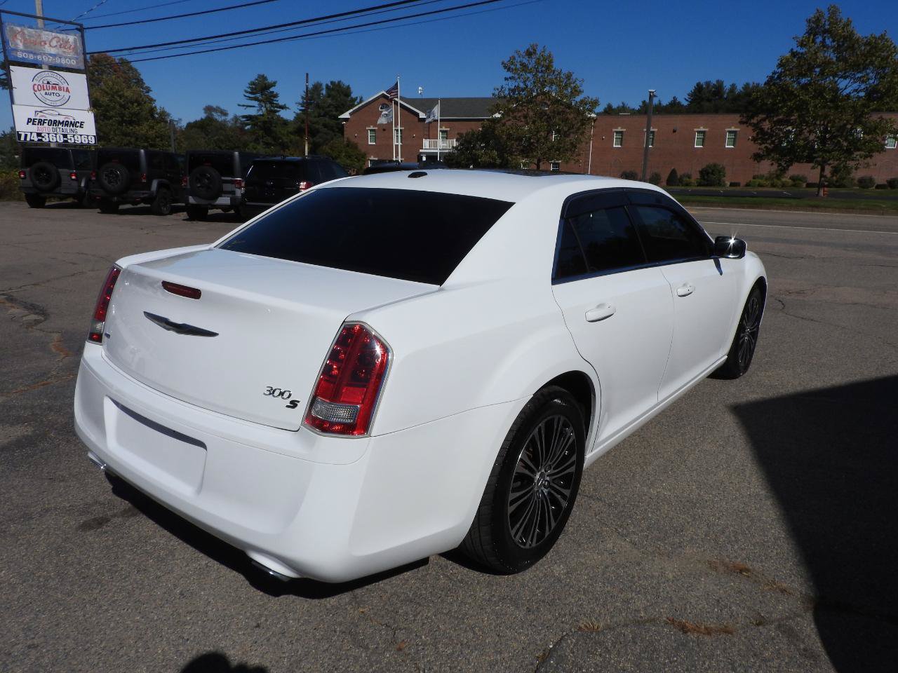 Used 2012 Chrysler 300 S AWD/4WD image 4