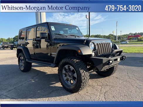 Used 2018 Jeep Wrangler Unlimited Sport w/ Connectivity Group AWD/4WD image 3