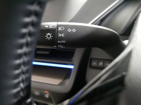 Used 2024 Toyota Prius XLE FWD image 31