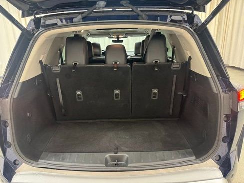 Used 2023 Nissan Pathfinder Platinum w/ Cargo Package image 21