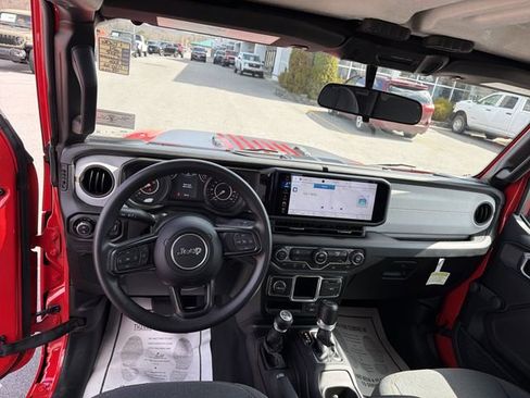 Used 2024 Jeep Gladiator Sport AWD/4WD image 14