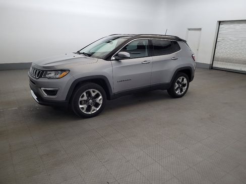 Used 2019 Jeep Compass Limited w/ Safety & Security Group AWD/4WD image 2