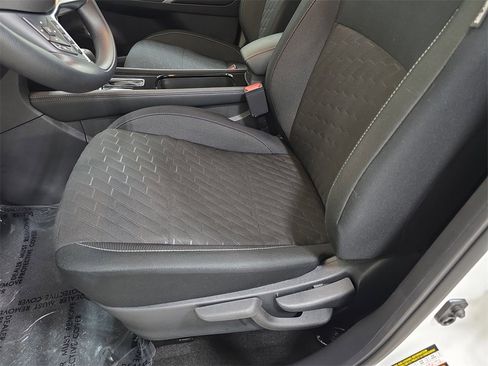 Used 2024 Nissan Kicks SV image 29