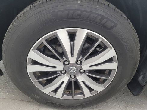 Used 2017 Nissan Pathfinder SV AWD/4WD image 31