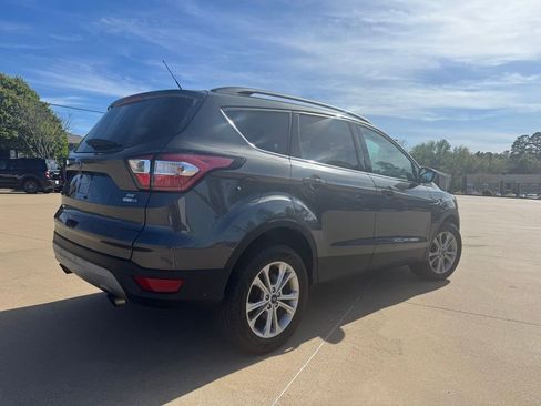 Used 2018 Ford Escape SE w/ Ford Safe & Smart Package image 3