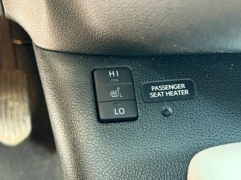 Used 2017 Toyota Prius Prime Premium w/ Carpet Mat Package FWD image 19