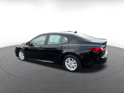 Used 2025 Toyota Camry LE image 10