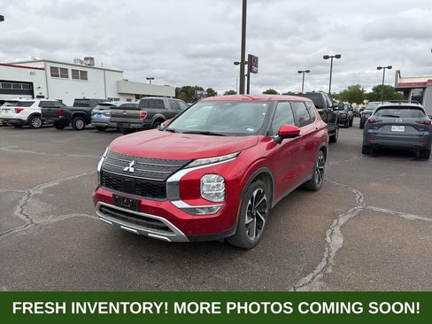 Used 2024 Mitsubishi Outlander SE image 3