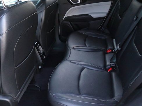 Used 2025 Jeep Compass Limited image 16