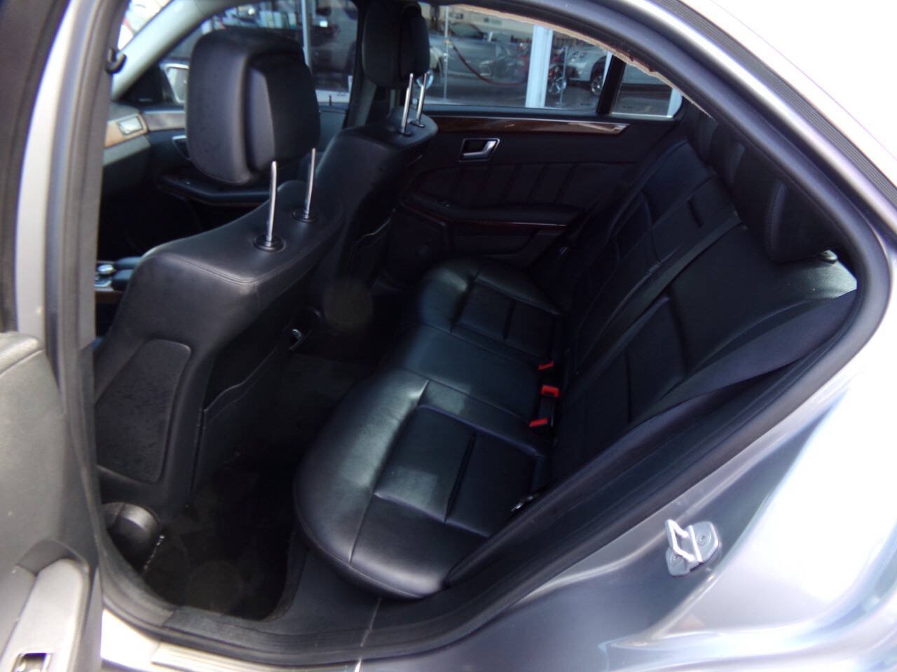 Used 2012 Mercedes-Benz E 350 4MATIC Sedan image 11