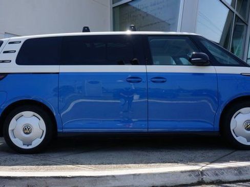 New 2025 Volkswagen ID. Buzz 1st Edition image 6