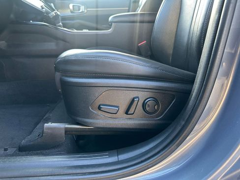 Used 2024 Kia Sorento S image 21