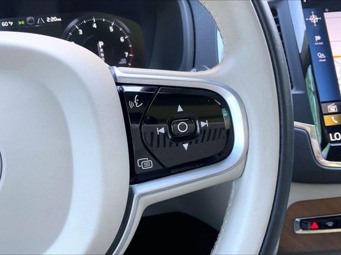 Used 2021 Volvo XC90 T6 Momentum w/ Climate Package image 19