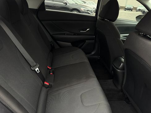 Used 2021 Hyundai Elantra SE w/ Cargo Package image 23