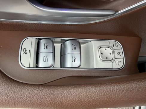 Used 2024 Mercedes-Benz GLS 450 4MATIC image 26