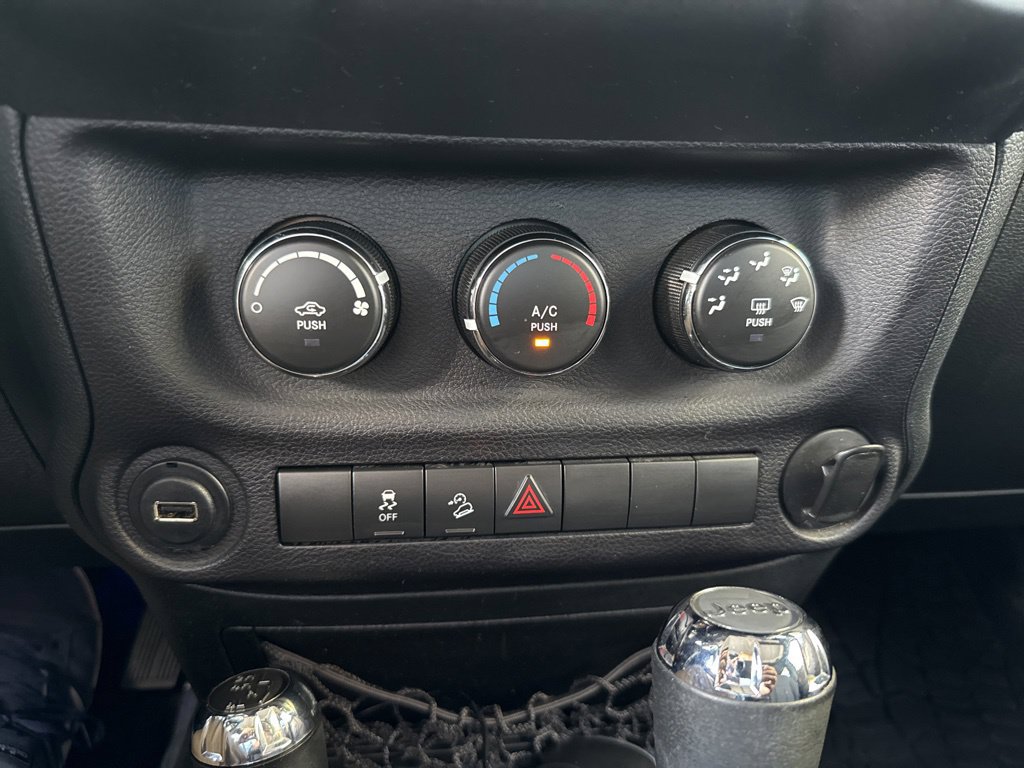Used 2018 Jeep Wrangler Sport AWD/4WD image 27