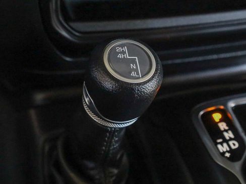 Used 2022 Jeep Gladiator Sport image 21