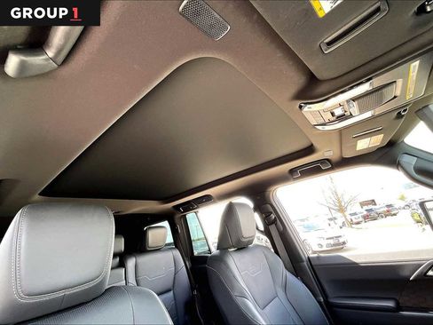 Used 2025 Lexus GX 550 w/ Accessory Package (2T) image 12