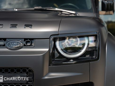 Used 2026 Land Rover Defender 110 OCTA AWD/4WD image 5