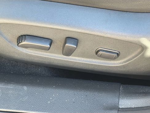 Used 2019 Nissan Rogue SL w/ Premium Package image 24