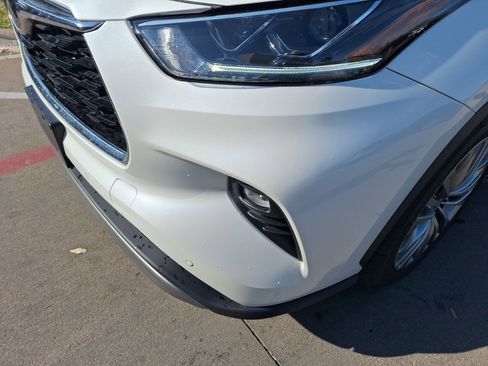 Used 2020 Toyota Highlander Platinum image 10