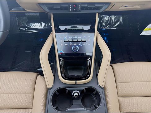 New 2026 Porsche Cayenne image 19