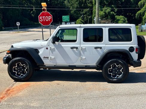 Used 2023 Jeep Wrangler Unlimited Rubicon AWD/4WD image 4