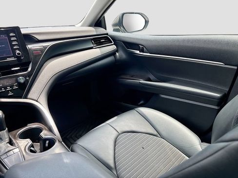Used 2022 Toyota Camry SE FWD image 22
