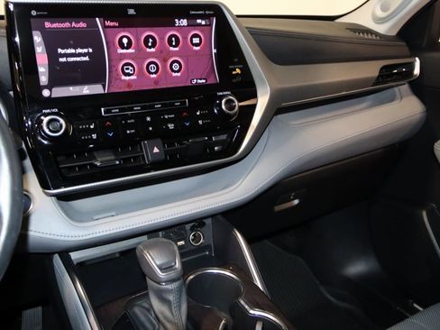 Used 2021 Toyota Highlander Platinum image 51