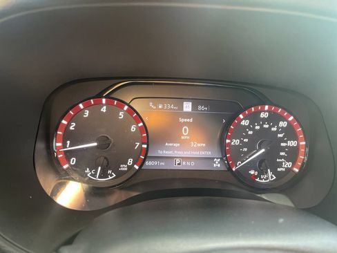 Used 2022 Nissan Frontier PRO-4X w/ Technology Package AWD/4WD image 7
